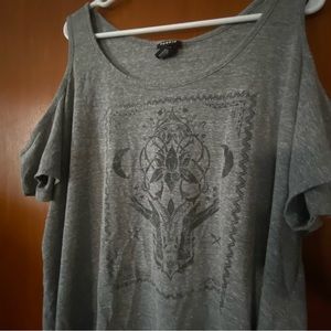 Torrid size 3 Short sleeve top with shoulder cutouts